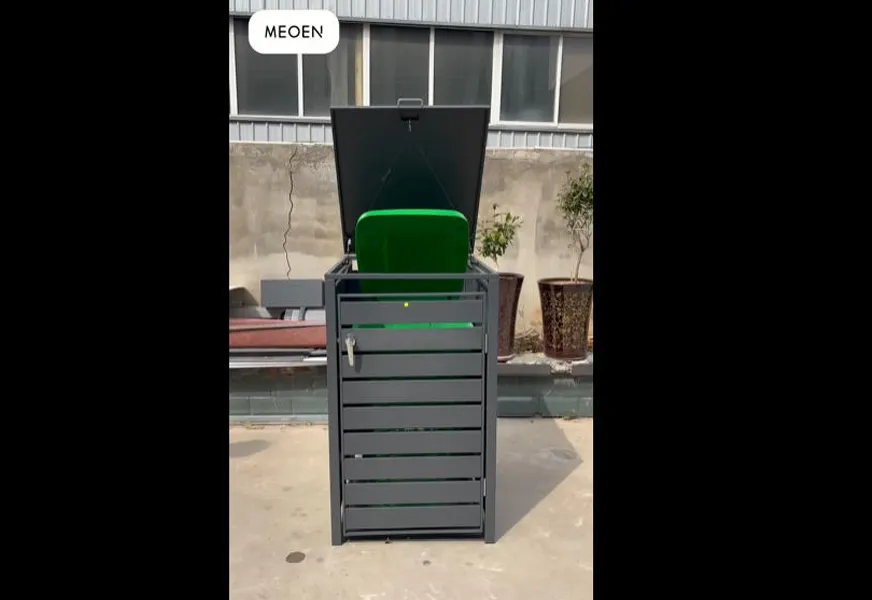 Stylowy pojemnik na śmieci, wyrzucanie śmieci jedną ręką